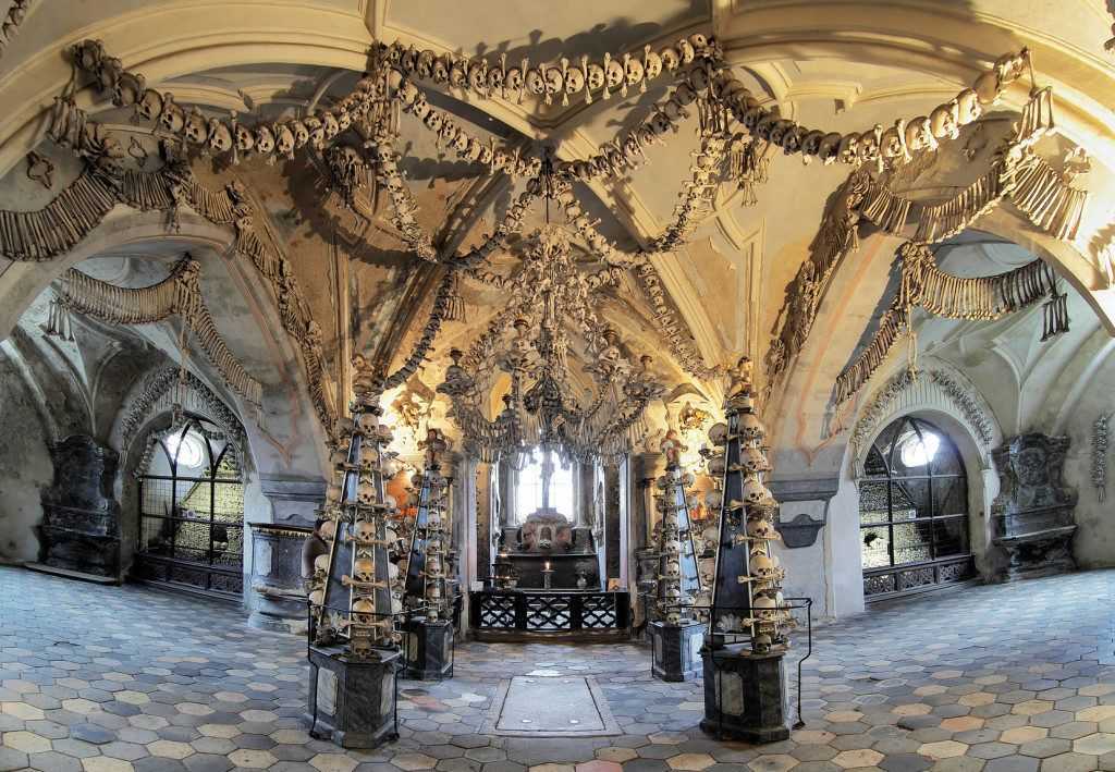 Церковь из человеческих костей в чехии | интересный сайт