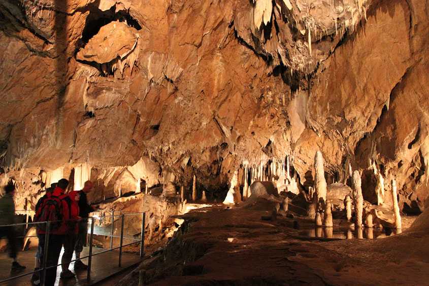 7 самых больших пещер в мире | движение24
