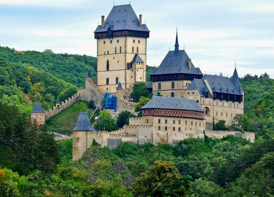 Замок карлштейн в чехии - описание и часы работы